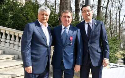 Mircea Lucescu, Vizitat la Spital și Dorit într-un Rol Nou la FRF, În Timpul în Care Se Caută un Nou Selecționer Mircea Lucescu, fostul selecționer al echipei naționale de fotbal a României, se află internat la Spitalul Universitar din București după ce a suferit o problemă medicală în timpul unui antrenament