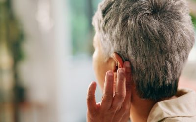 Probleme de auz? Cum recunoști semnele și ce poți face Problemele de auz, cunoscute sub numele de hipoacuzie, pot afecta pe oricine, dar adesea trec neobservate o perioadă lungă de timp