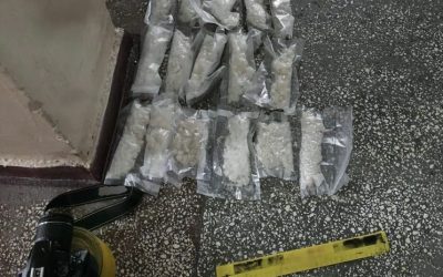 Opt kilograme de droguri de mare risc, descoperite de polițiști: Patru arestări