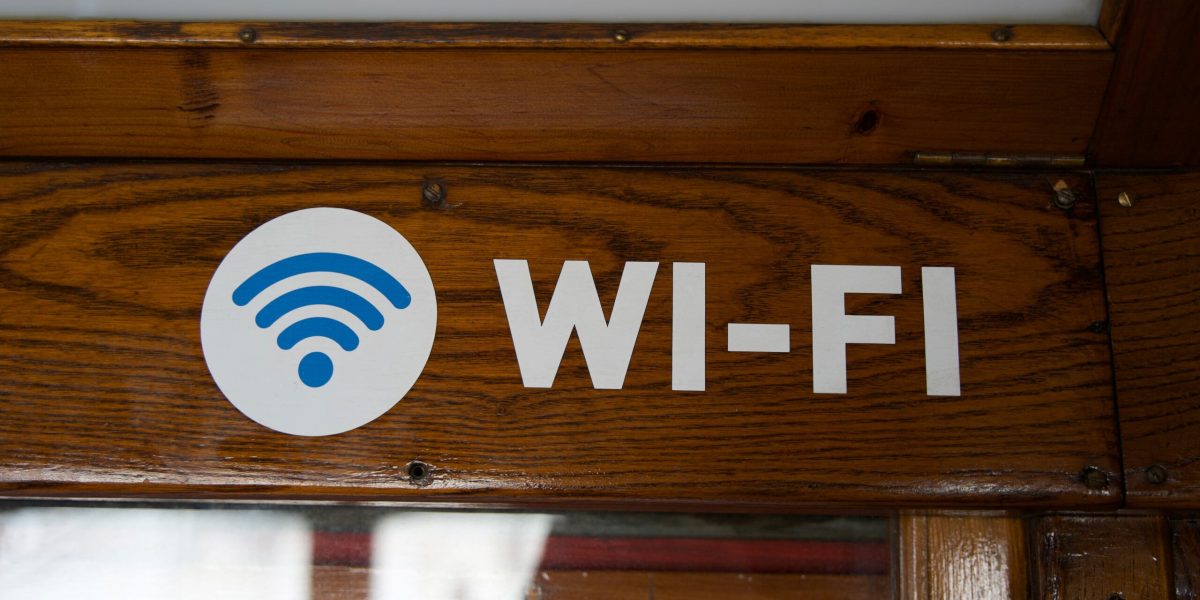 Noua rețea Wi-Fi, o iluzie? De ce viteza „super” e cu ochii în soare!