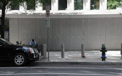 Banca Mondială acordă României un împrumut de 650 de milioane de dolari Banca Mondială a aprobat un împrumut de 650 de milioane de dolari pentru România, fonduri destinate consolidării sustenabilității fiscale, stimulării dezvoltării sectorului privat și creării de locuri de muncă