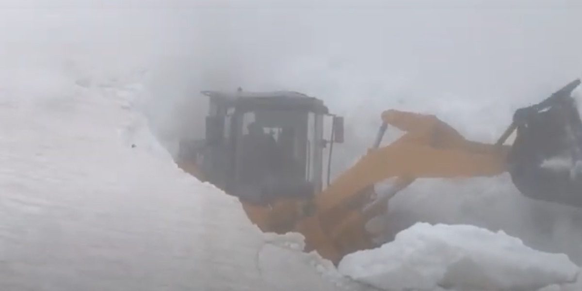 Opriți-vă: Accesul interzis până la circulație sigură!