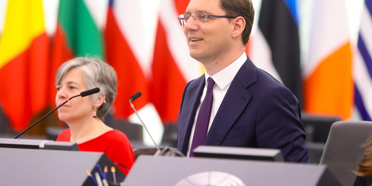 Negrescu vrea ca tinerii să-și facă vocea auzită în Europa