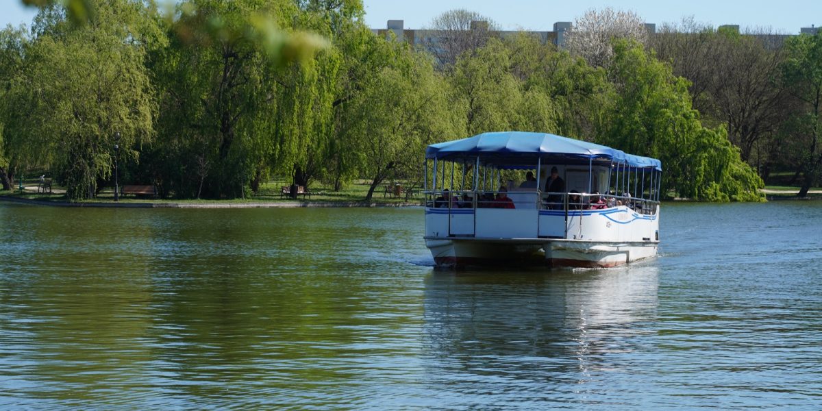 Vaporașele-n Parcul IOR au pornit la plimbare: Programul zilnic
