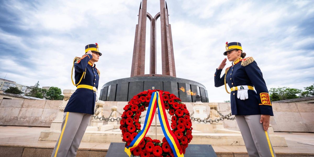 Astăzi, România onorează eroii: Amintirea lor neînfricată e mereu vie