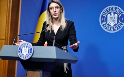 Un ministru USR rememorează demisia PSD: „Adu tu decența la masă” în Guvernul Bolojan