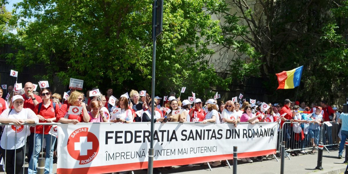 Sănătatea, în stradă! Angajații răbufnesc: „Am fost Cenușăreasa, GATA!”