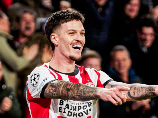 I-a anunțat plecarea lui Dennis Man de la PSV, după doar un sezon! Ar fi lovitura carierei