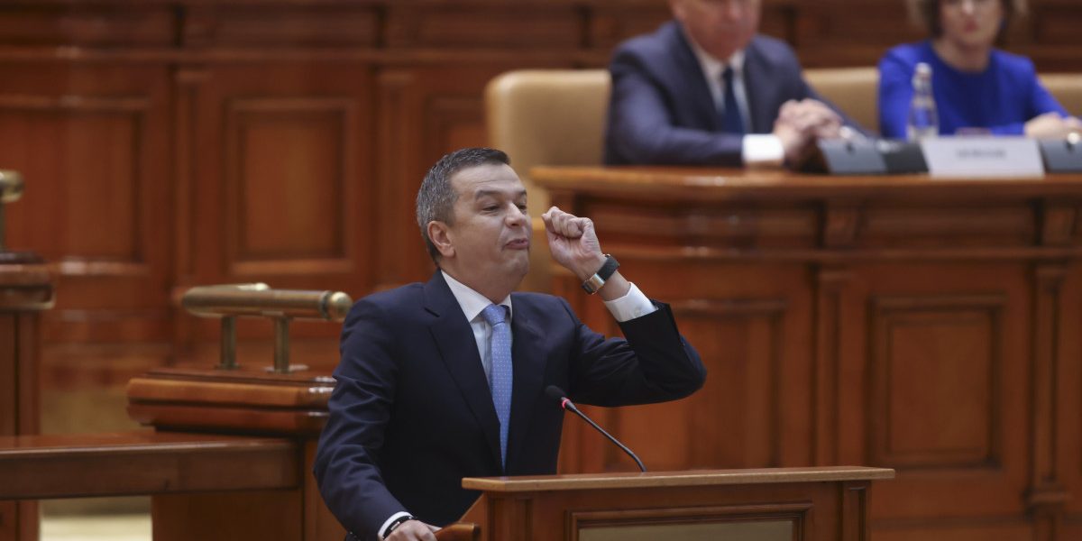 Aproape jumătate dintre români văd moțiunea PSD-AUR ca inutilă