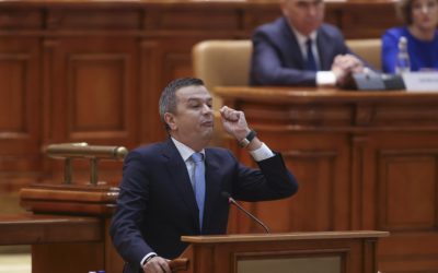 Aproape jumătate dintre români văd moțiunea PSD-AUR ca inutilă