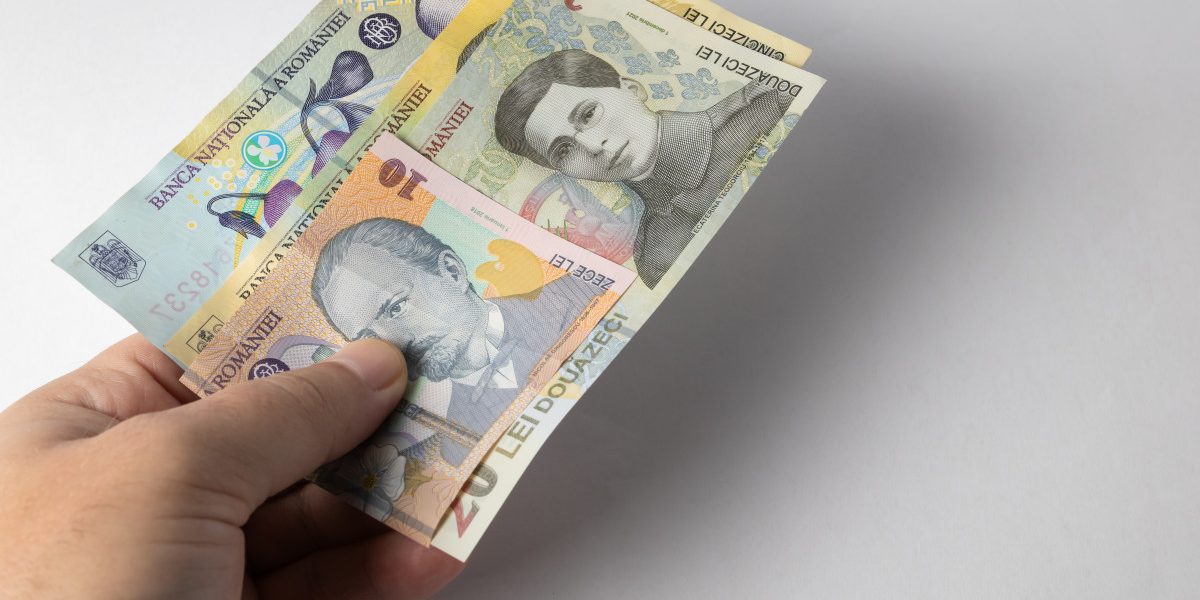 Prima tranșă din ajutorul pentru pensionari va ajunge la beneficiari începând cu 4 mai. Suma maximă și categoria exclusă de la plată