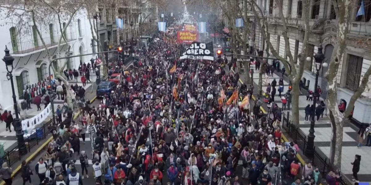 Argentina, în flăcări: Proteste ample după tăieri la universități