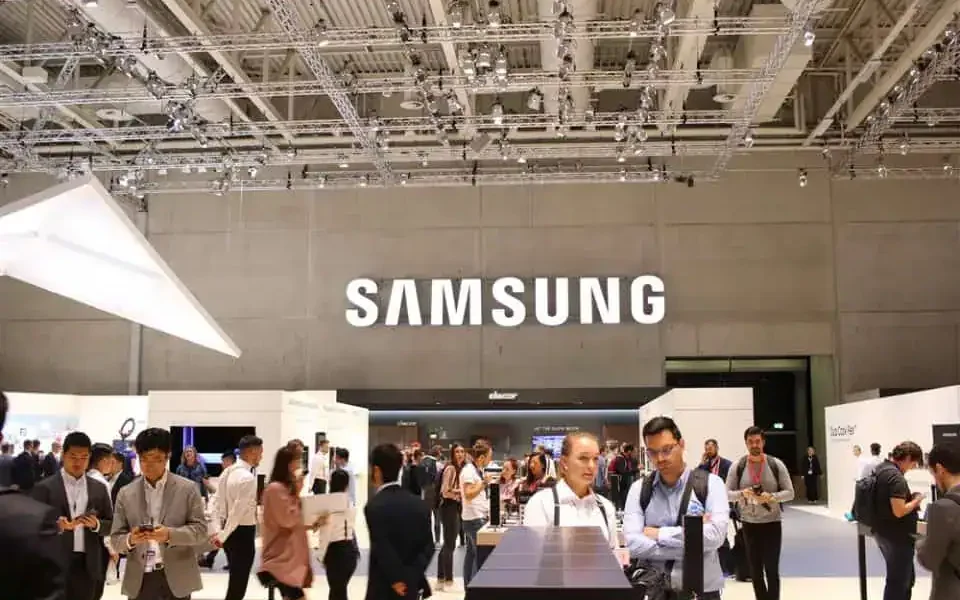 Greva URIAȘĂ la SAMSUNG: 45.000 de angajați protestează