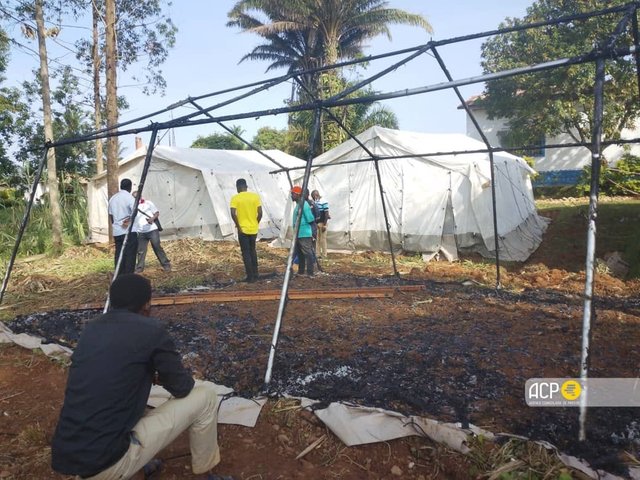 Incendiu într-un centru Ebola din Congo: 18 suspecți au fugit