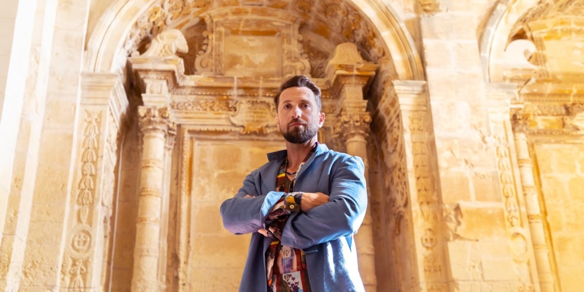Dani Oțil, lacrimi în direct! Prezentatorul TV, emoționat până la refuz de Tiago, fiul său