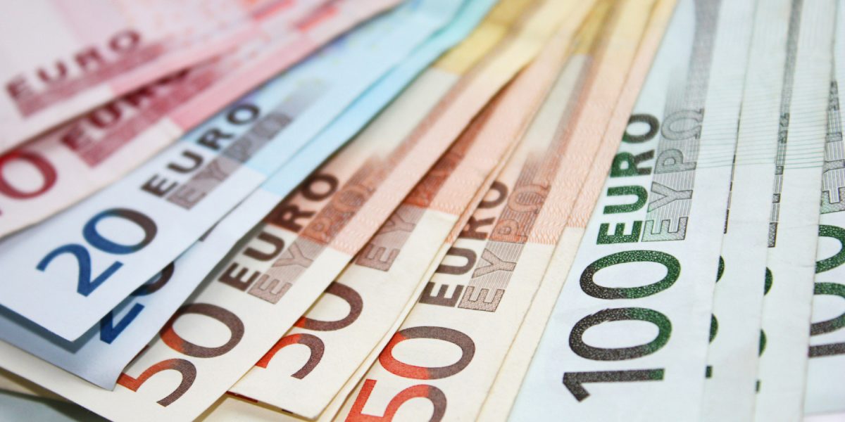 BNR arde din rezerve: Scădere cu 2,2 miliarde euro în aprilie, pentru leul românesc