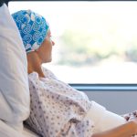 Cancerul ovarian: Diagnostic tardiv, o luptă dificilă pentru pacientele din România