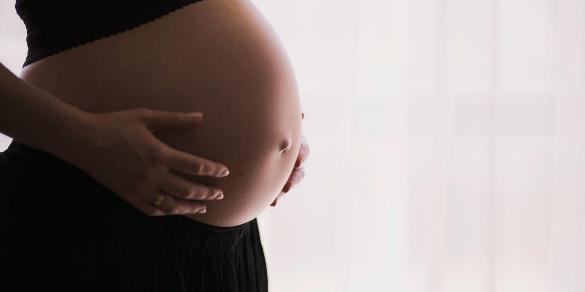 Însărcinatele, drept la însoțitor în sala de nașteri: Schimbări majore