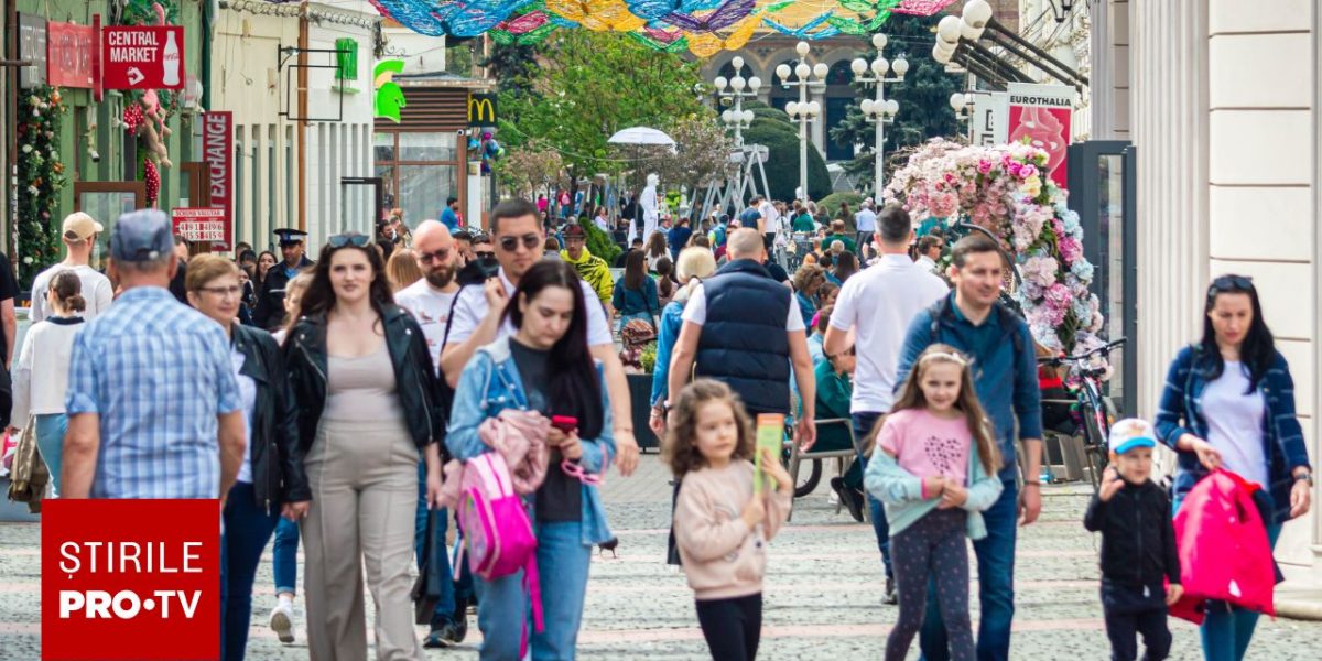 Creștere ușoară a pensiilor speciale în martie 2026: Câți români beneficiază