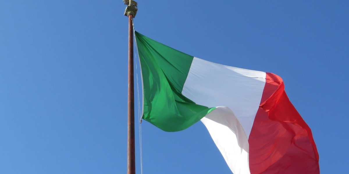 Mașină furioasă în Modena: Zeci de răniți după ce a intrat în mulțime