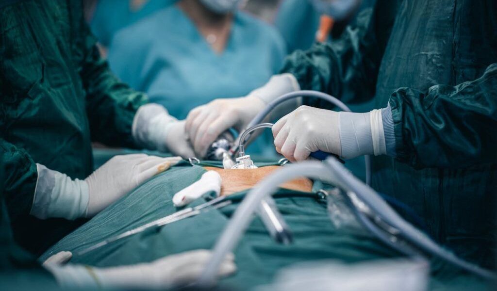 Premieră medicală: Un copil de 9 ani, salvat printr-o operație extremă