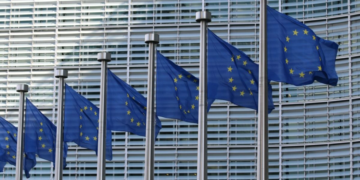 Banii vin: UE aprobă 1 miliard euro pentru România
