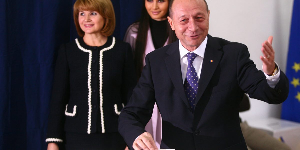 Ex-PREȘEDINTE, critici dure la adresa noii majorități: „Copilărie”
