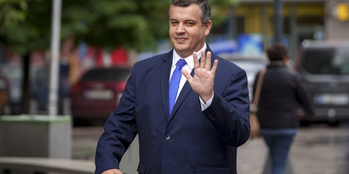Tomac dezminte plecarea: „FALS, voi merge până la vot”