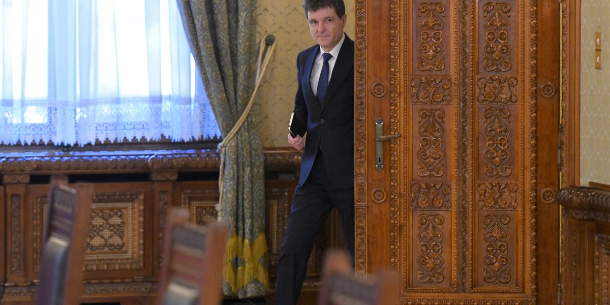 Derapaj Nicușor Dan: Speranțe pe umerii primarului