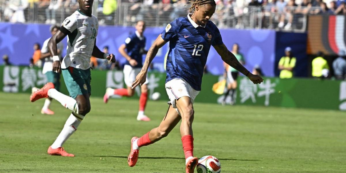 L'équipe de France avec Manu Koné, Bradley Barcola et Lucas Digne face à l'Irak en Coupe du monde