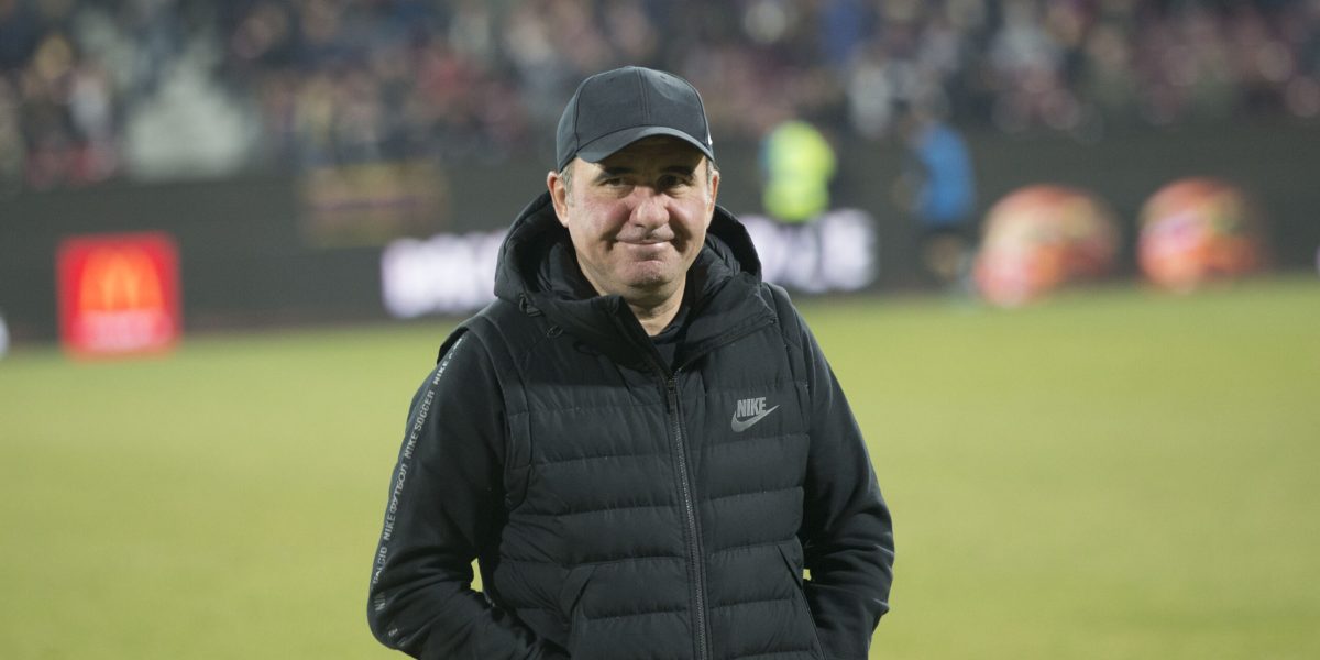 Hagi, sold-out la București: Steaua, plină la duelul cu Țara Galilor