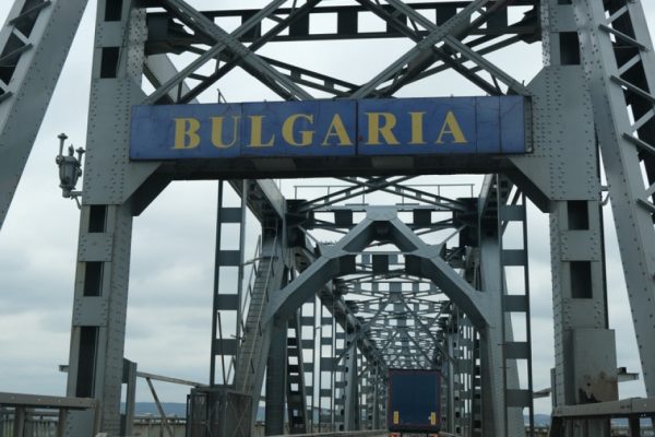 Podul Giurgiu-Ruse, blocat două zile: Când și pe unde o poți lua