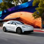 O mașină din patru va fi electrică în 2026, un record global