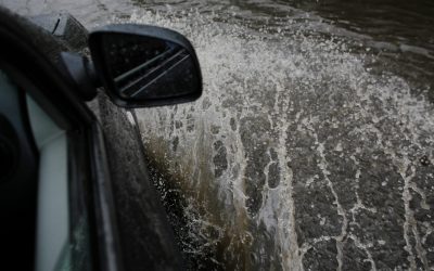 Buzău: Aluviuni blochează drum național, dificultăți în trafic