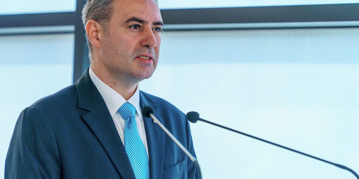 Nazare la Finanțe: România, risc de retrogradare. Monstruozitatea lunilor ce urmează