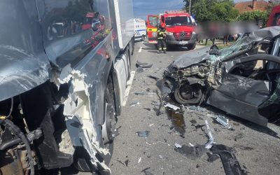 DN 7 Argeș: Patru răniți grav, după un carambol cu camion