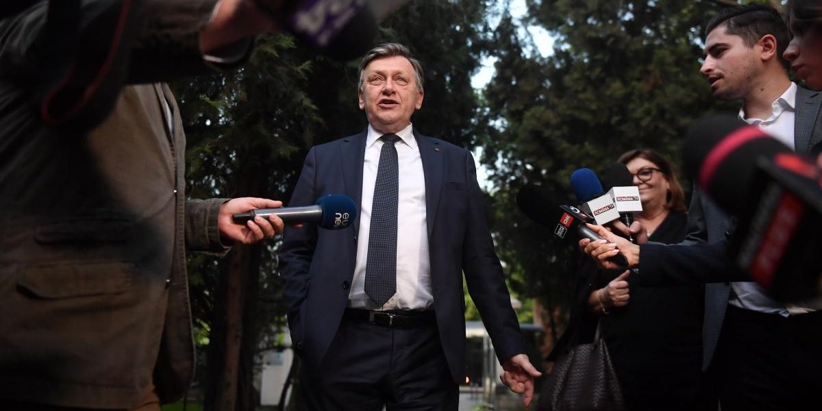 Antonescu: PNL, Congres al trădătorilor și nerușinării