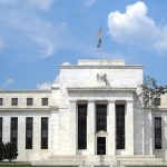 FED: Dobânda de top sta pe loc. Warsh e noul șef