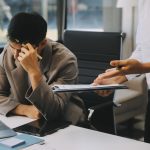 Jobul devine o pușcărie? De ce plecăm tot mai greu