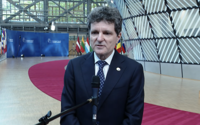 Nicușor Dan, mitul „independentului” prăbușit. Democrația, forță prin partide