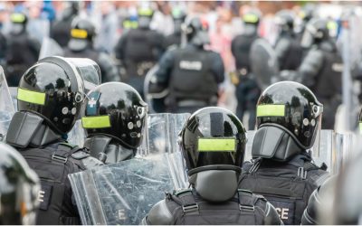 Români blocați de proteste anti-imigrație