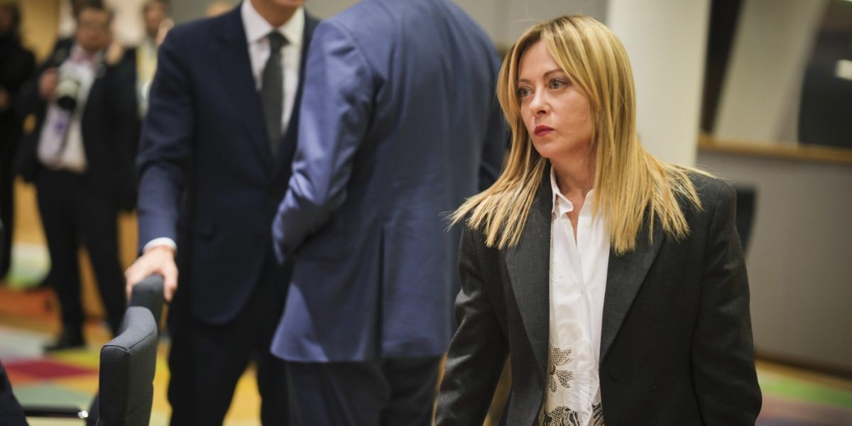Meloni: Interdicția rețelelor pentru copii, ușor de eludat
