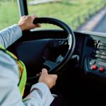 Șofer de autobuz, concediat după 17 ani. Decizie șoc în Franța
