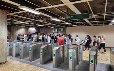 Metrorex, țepușă: Sute de oameni și-au pierdut vremea
