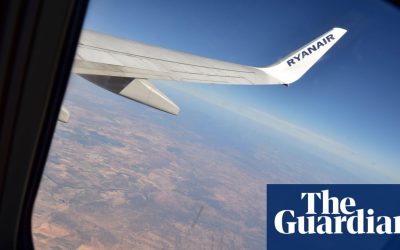 Ryanair: Pasager scapă ca prin minune din avionul cu geam spart
