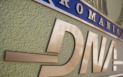 Directori din Armament, Arest la Domiciliu. Sute de mii, Găsiți într-o Casă