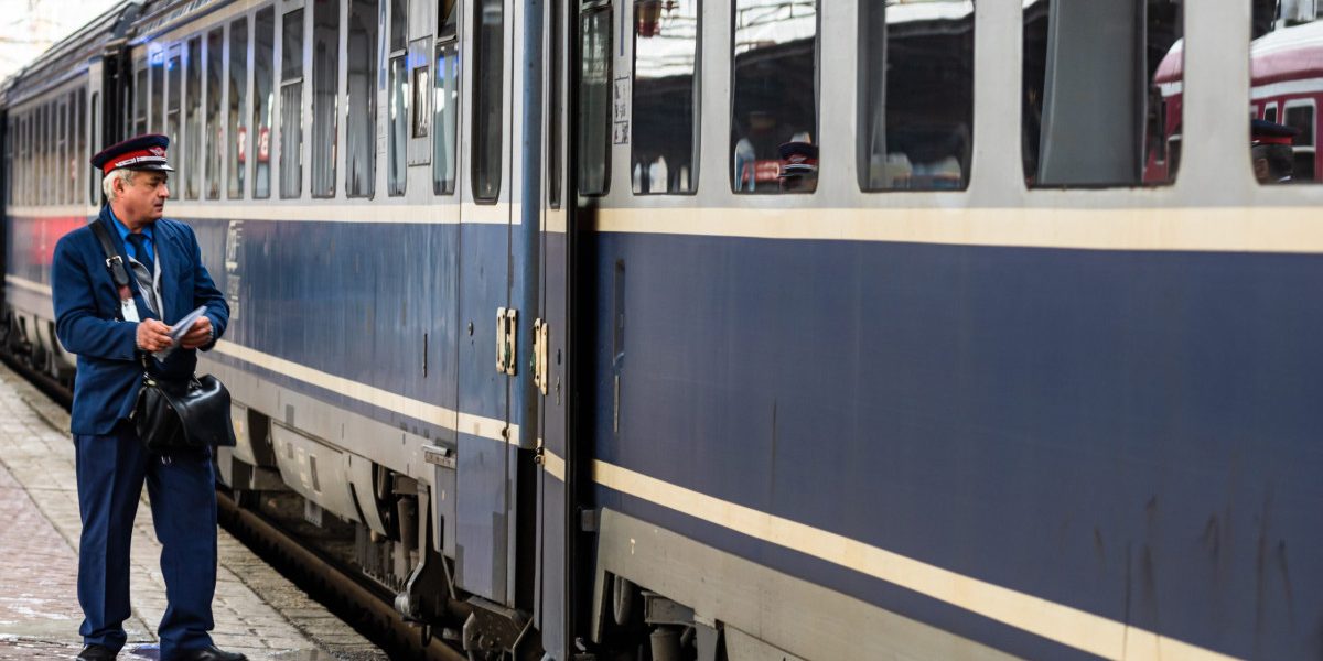 Trenuri blocate: Haos pe ruta București-Brașov după anunțul CFR