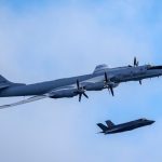 Avion rusesc, manevre periculoase lângă portavion britanic