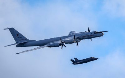 Avion rusesc, manevre periculoase lângă portavion britanic