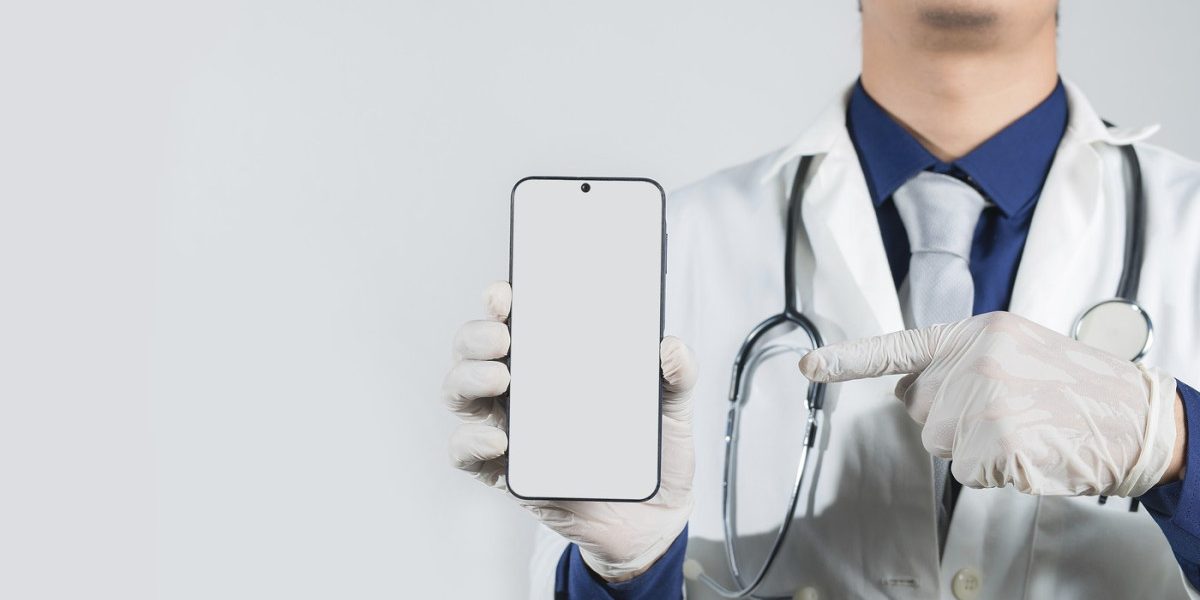Google, Apple: Fără poze nud generate de AI